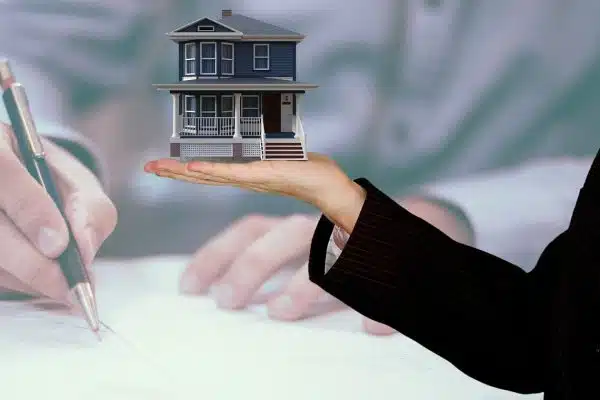 Contactez un pro pour vous aider à trouver le bien immobilier idéal